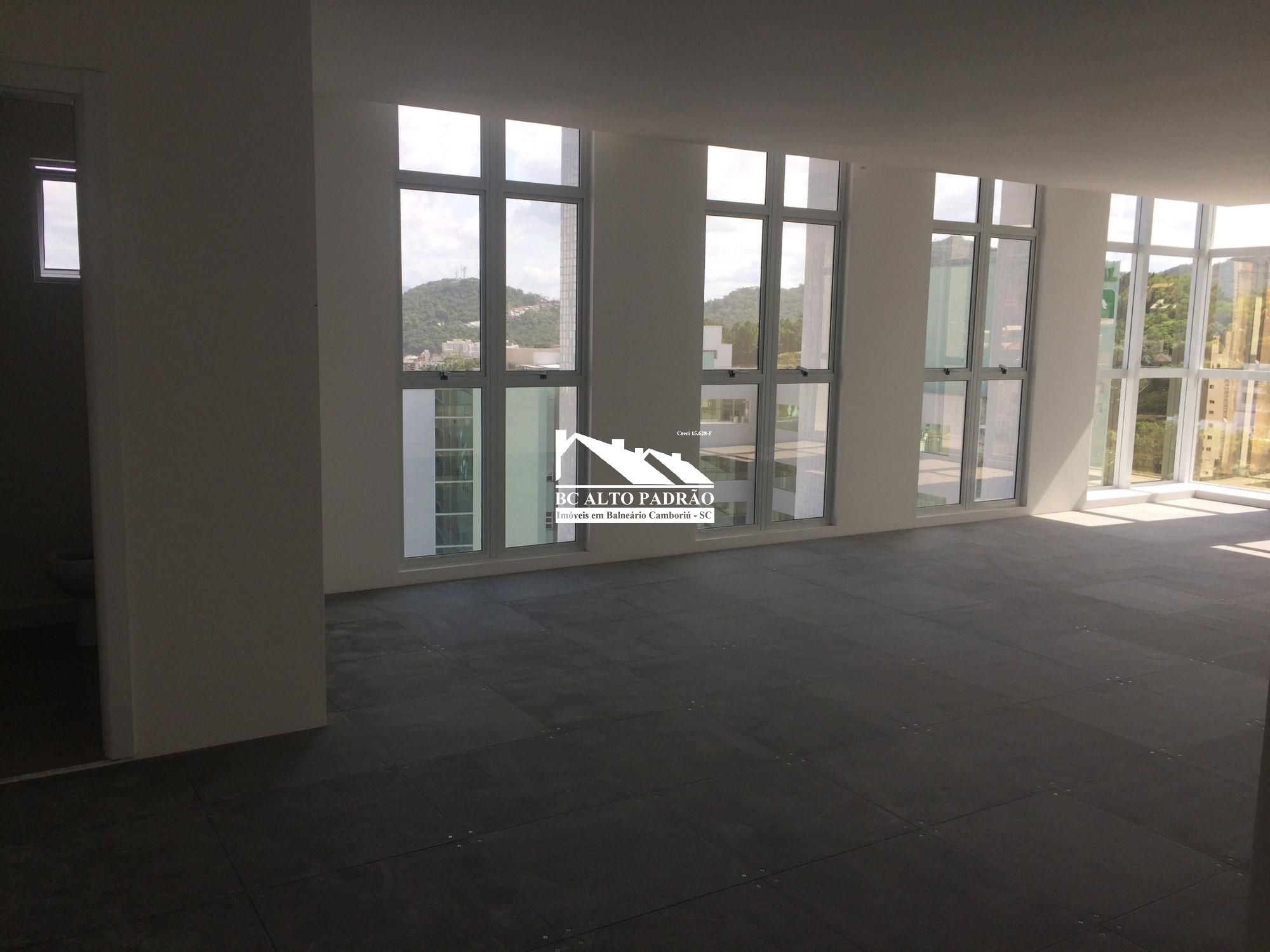 Conjunto Comercial-Sala à venda com 1 quarto, 61m² - Foto 2