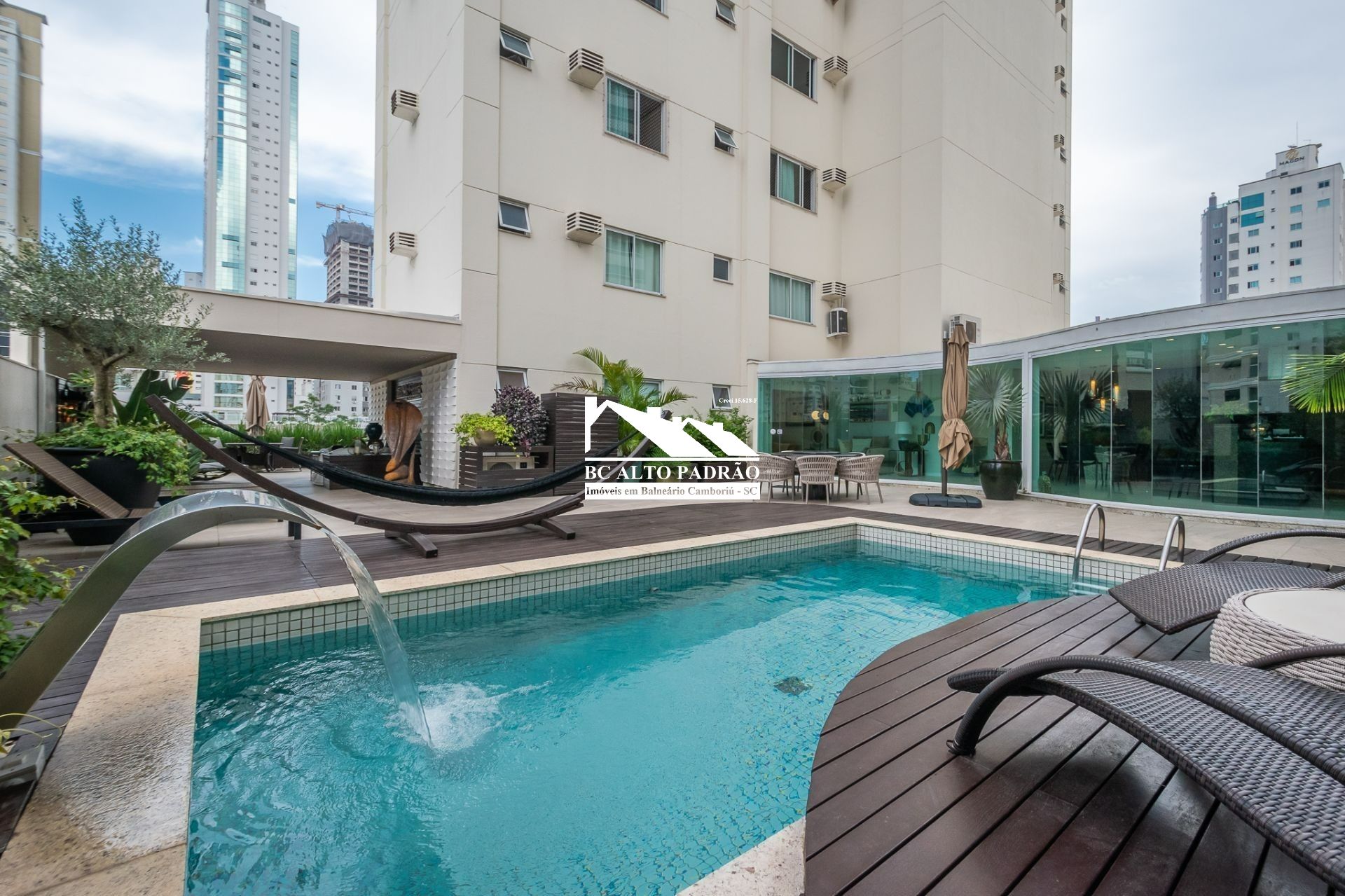 Apartamento, 3 quartos, 376 m² - Foto 2