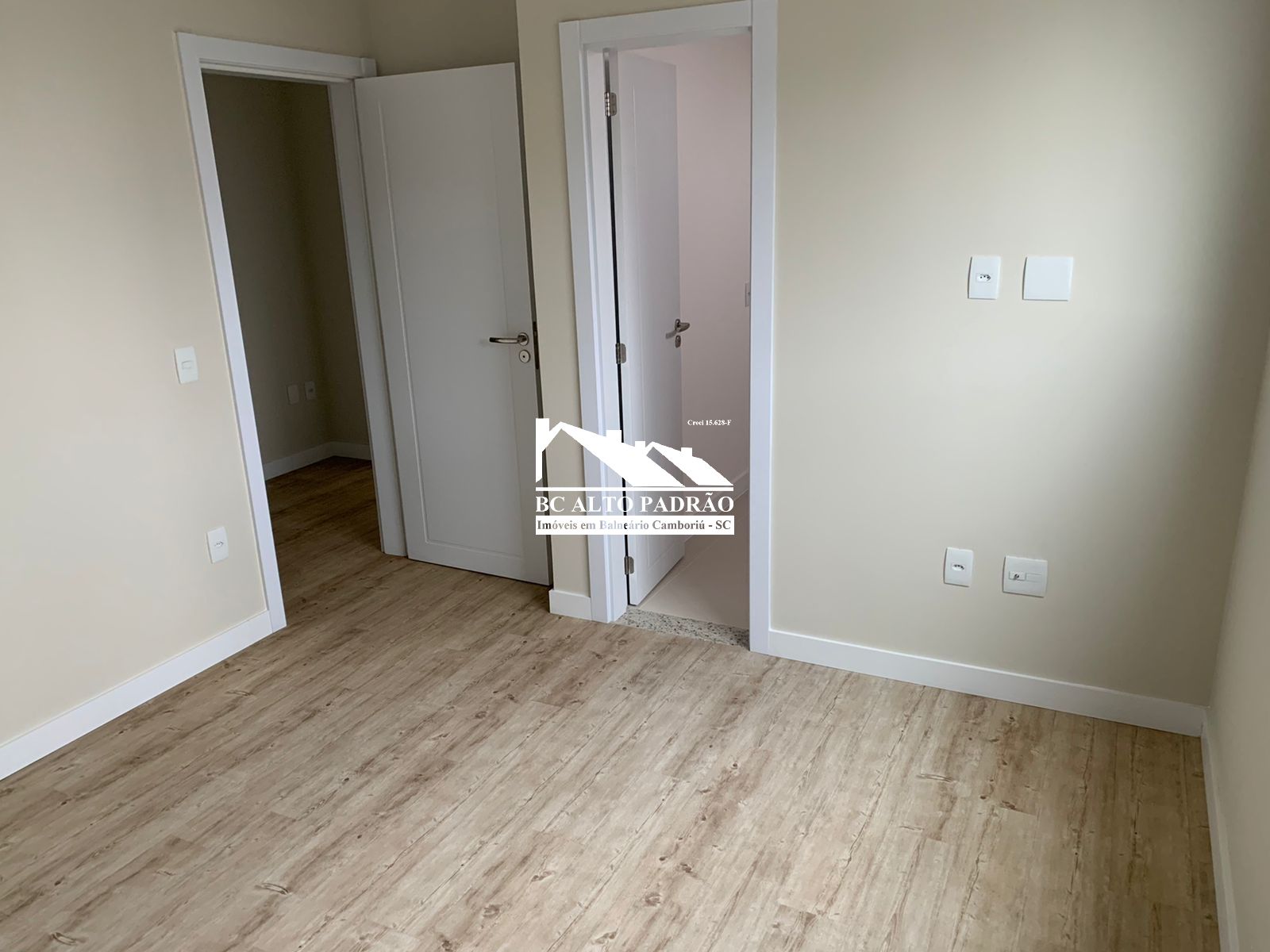 Apartamento à venda com 4 quartos, 165m² - Foto 11