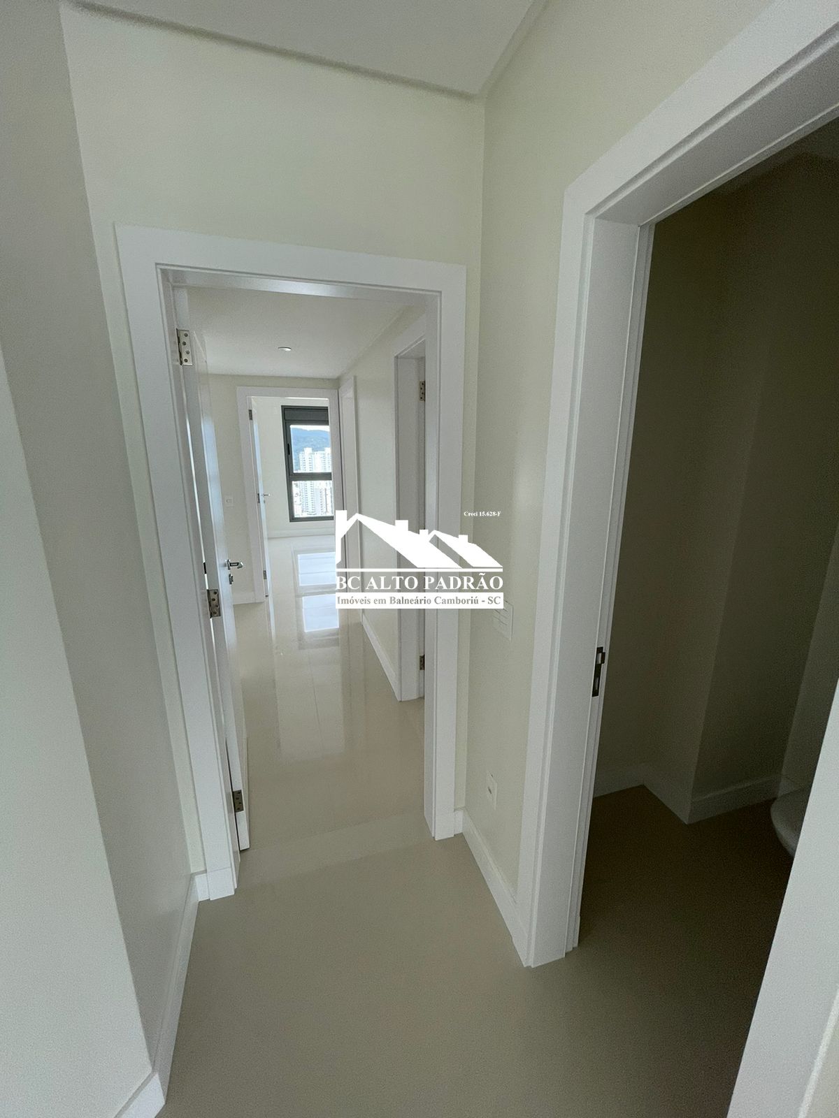 Apartamento à venda com 4 quartos, 182m² - Foto 35