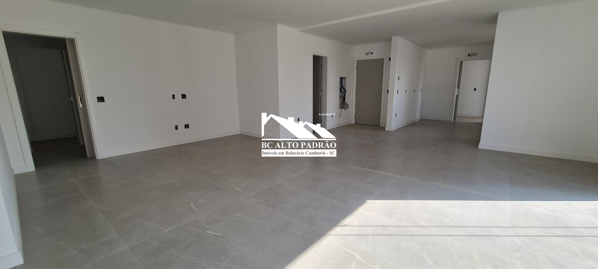 Apartamento à venda com 4 quartos, 221m² - Foto 14