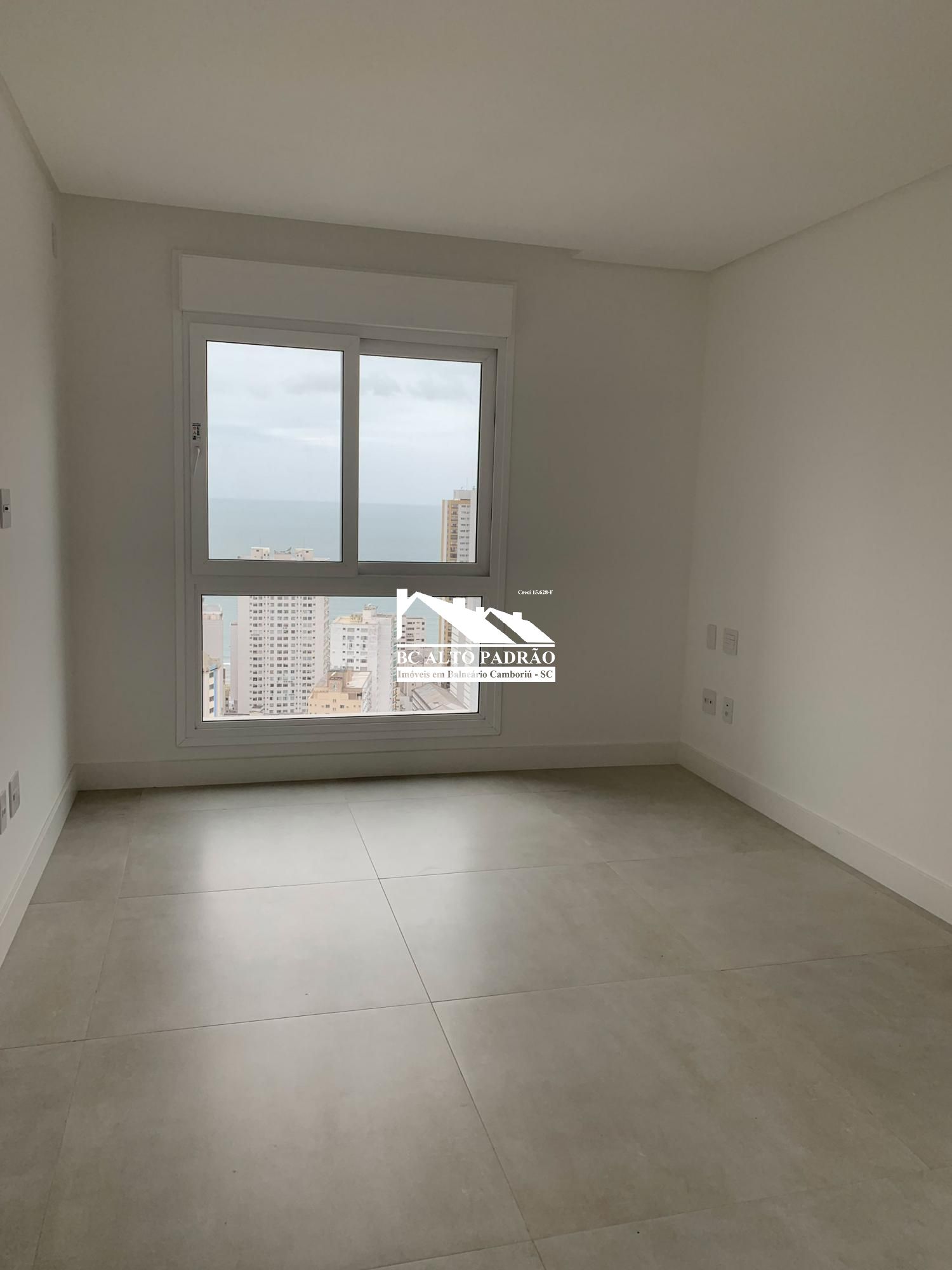 Apartamento à venda com 3 quartos, 137m² - Foto 10