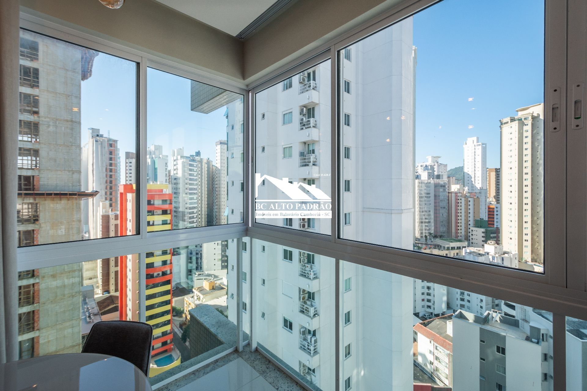 Apartamento à venda com 3 quartos, 115m² - Foto 10