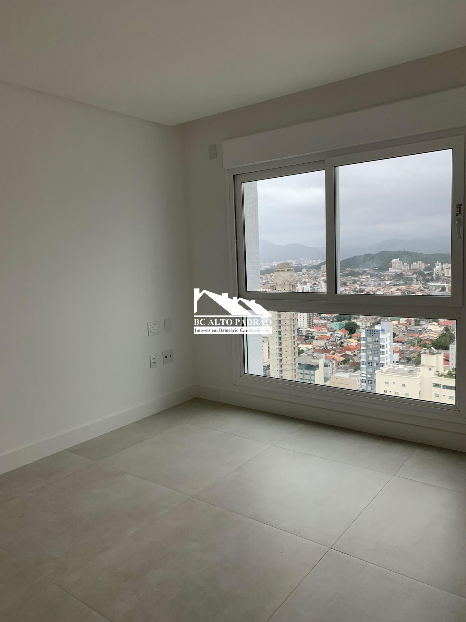 Apartamento à venda com 3 quartos, 137m² - Foto 14