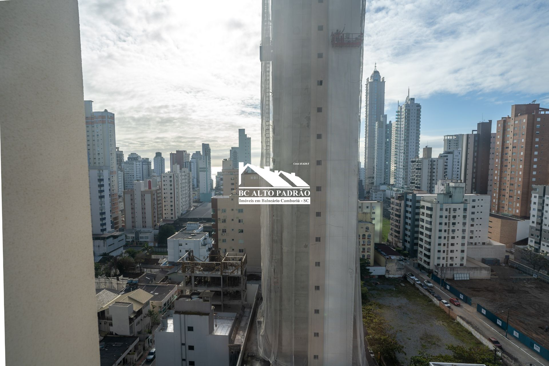 Apartamento à venda com 3 quartos, 143m² - Foto 3