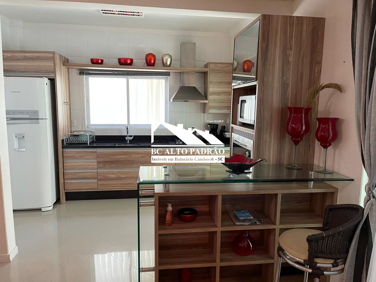 Apartamento à venda com 3 quartos, 174m² - Foto 3