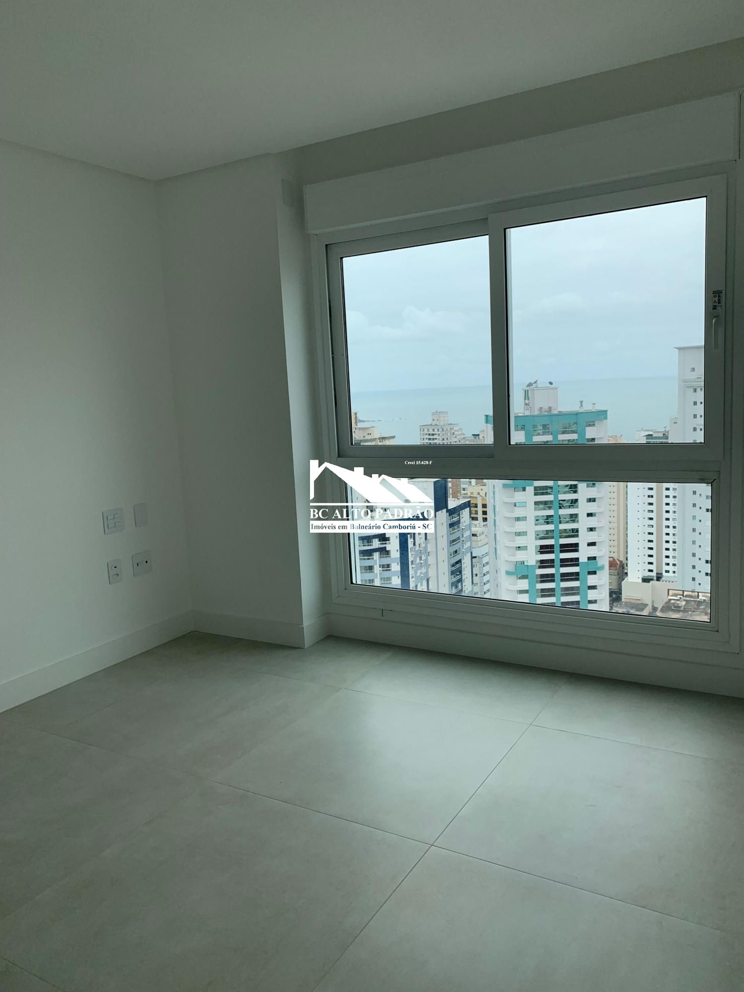 Apartamento à venda com 3 quartos, 137m² - Foto 19