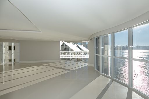 Apartamento à venda com 4 quartos, 238m² - Foto 4