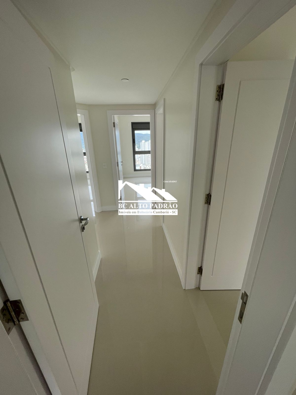 Apartamento à venda com 4 quartos, 182m² - Foto 32