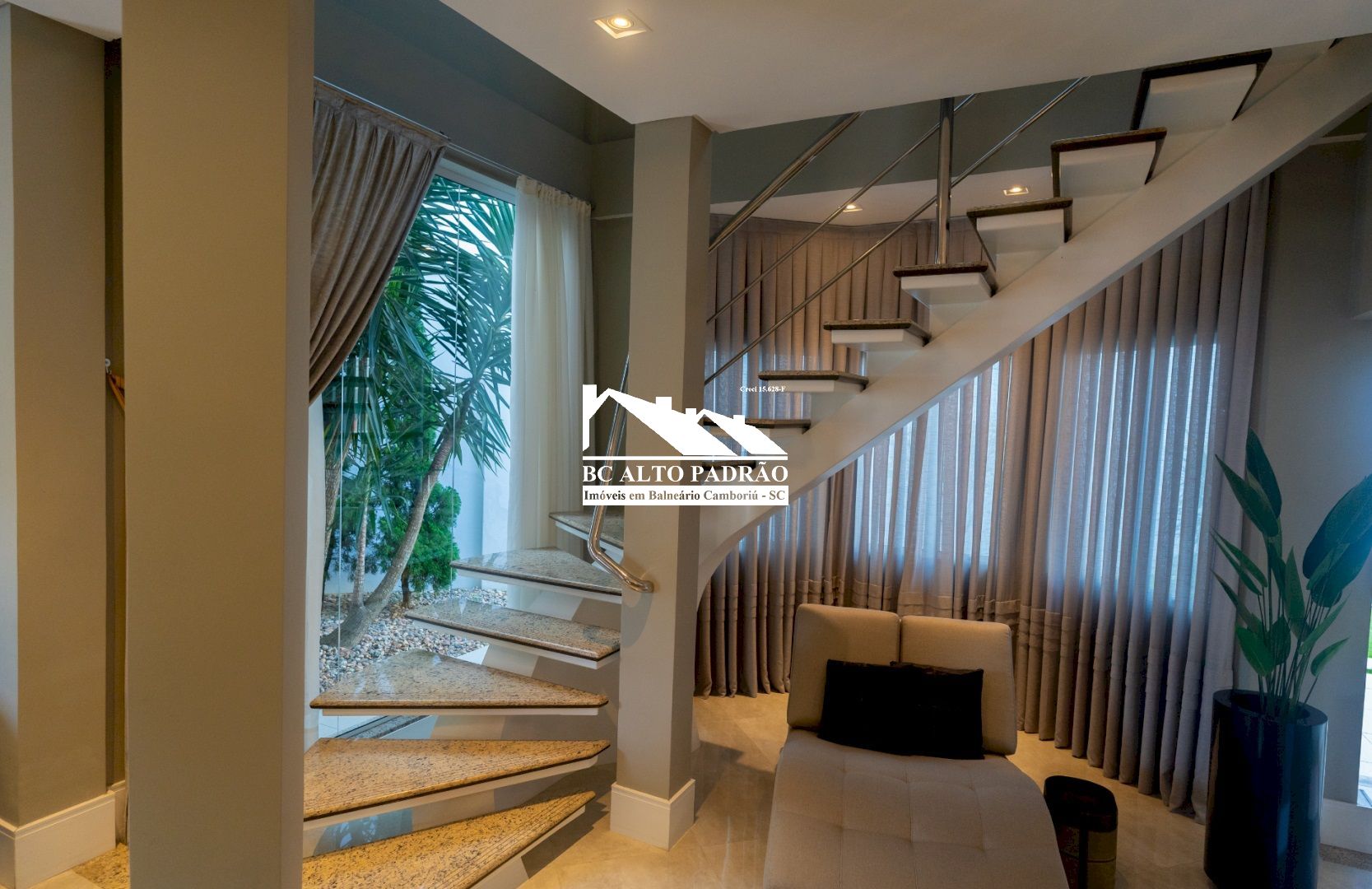 Casa, 4 quartos, 381 m² - Foto 2