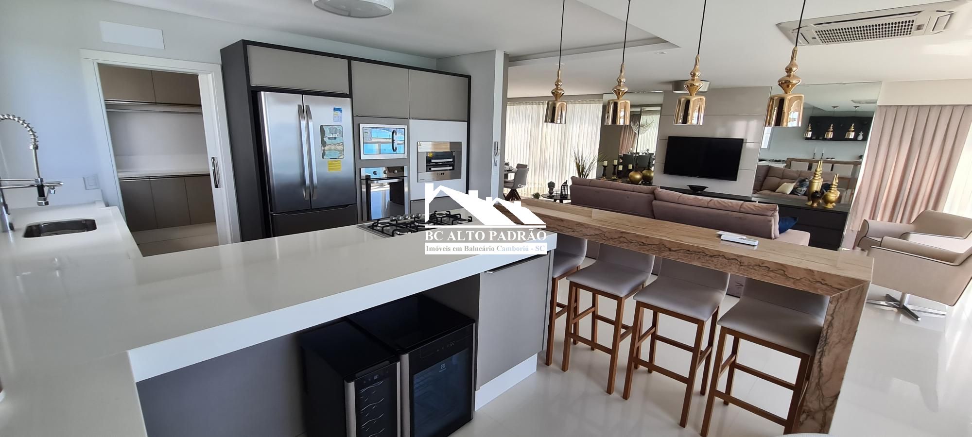 Apartamento à venda com 4 quartos, 237m² - Foto 6