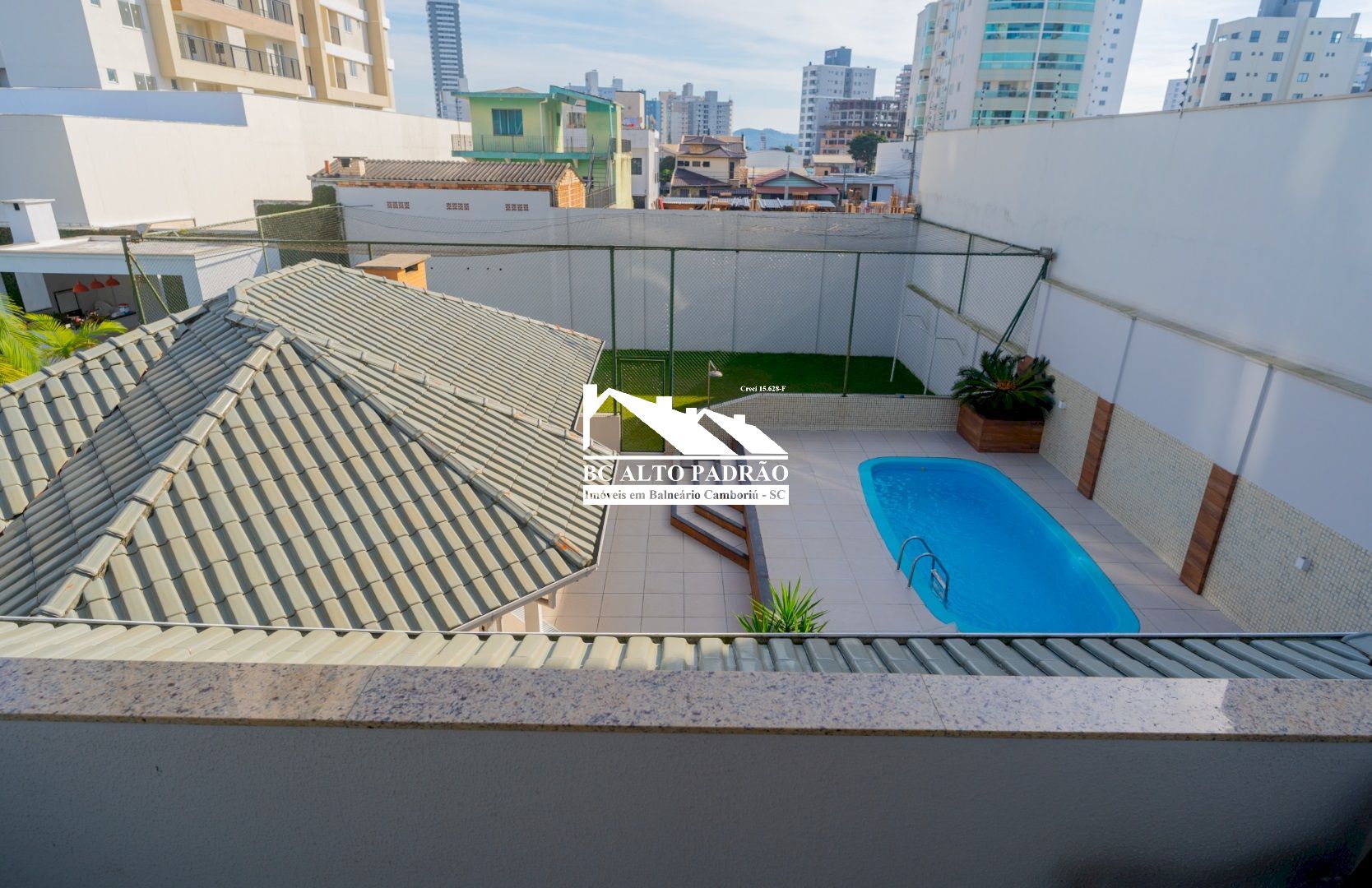 Casa à venda com 4 quartos, 381m² - Foto 16