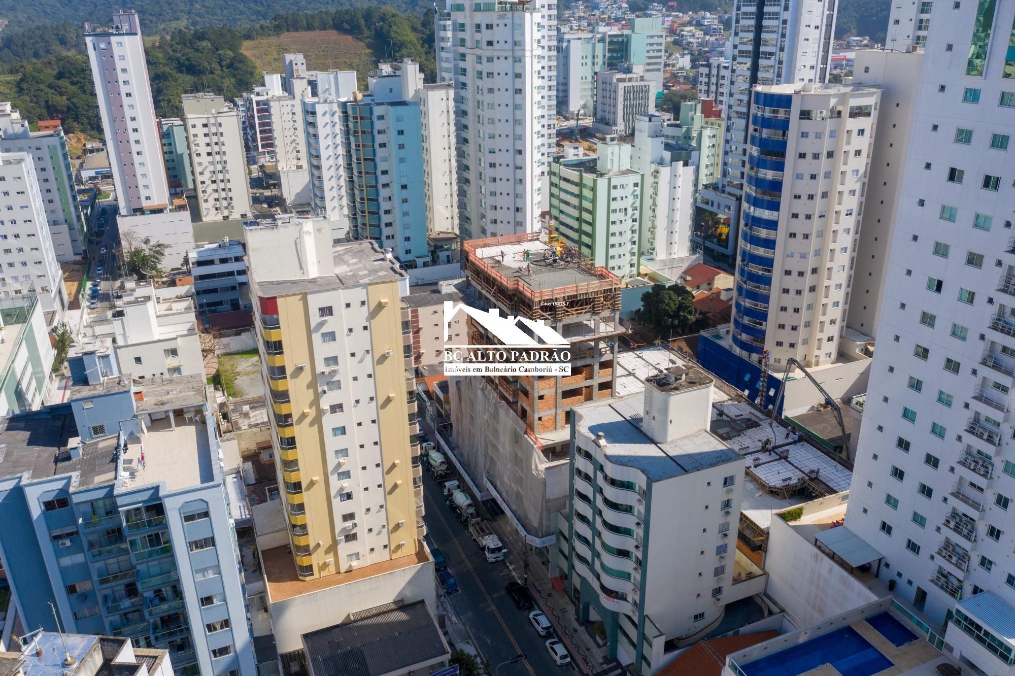 Apartamento à venda com 3 quartos, 130m² - Foto 10