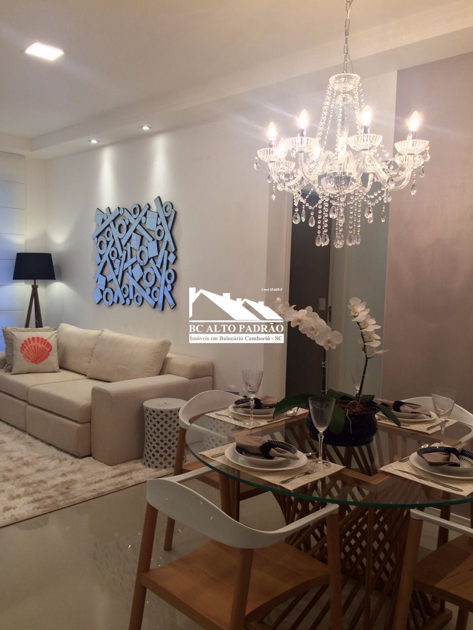 Apartamento à venda com 2 quartos, 74m² - Foto 1