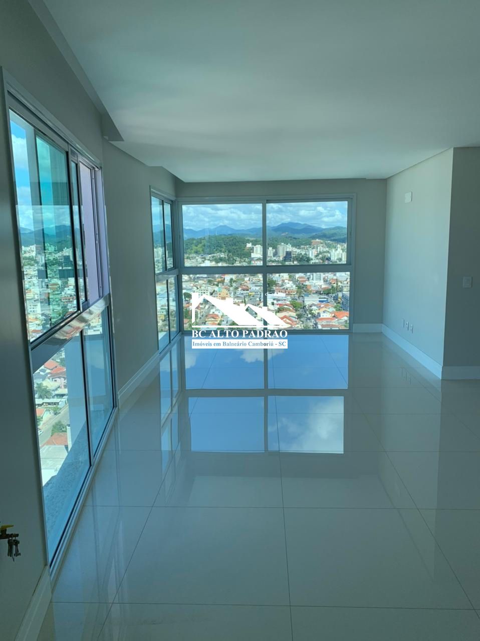 Apartamento à venda com 3 quartos, 126m² - Foto 15