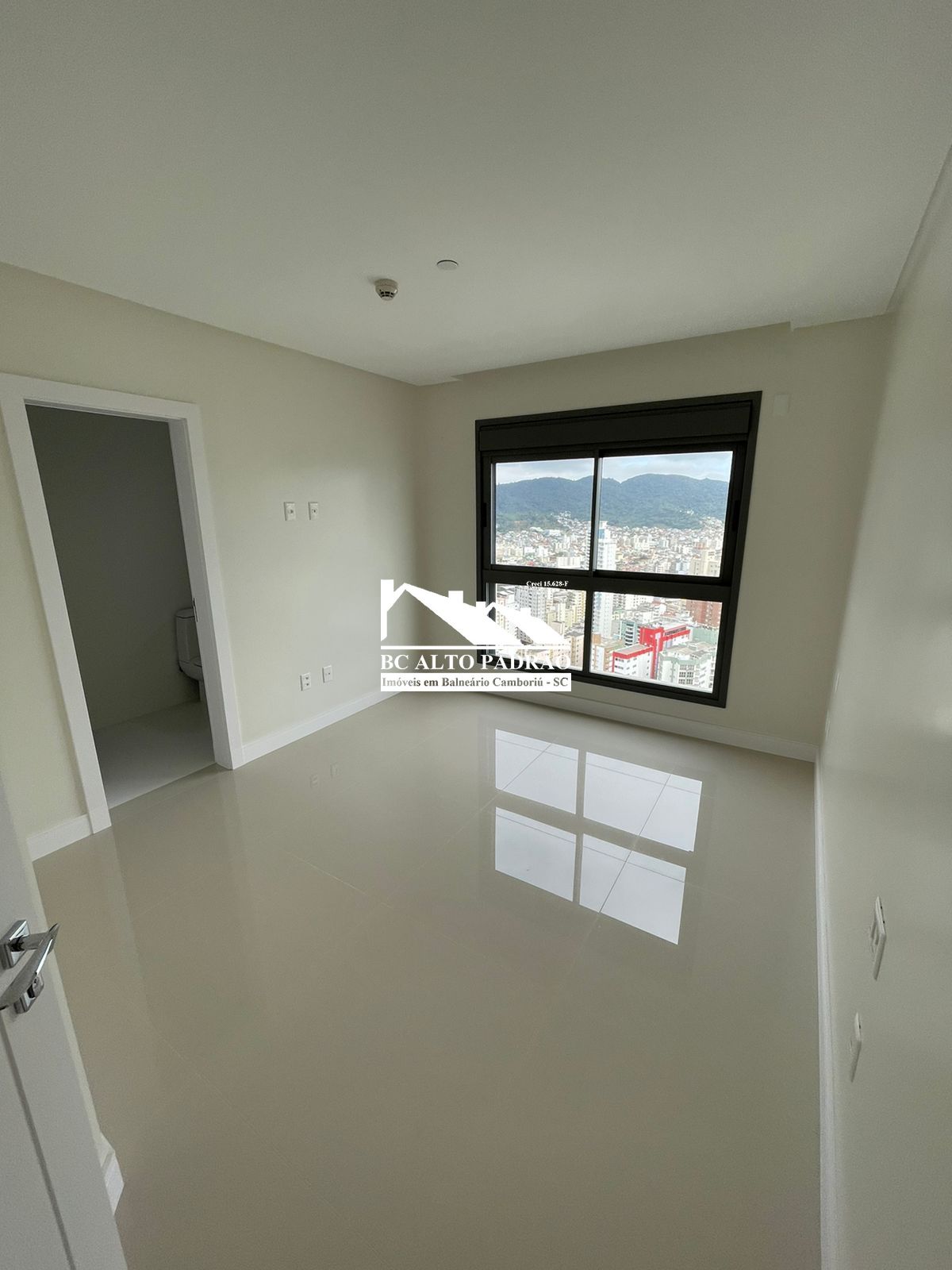 Apartamento à venda com 4 quartos, 182m² - Foto 29