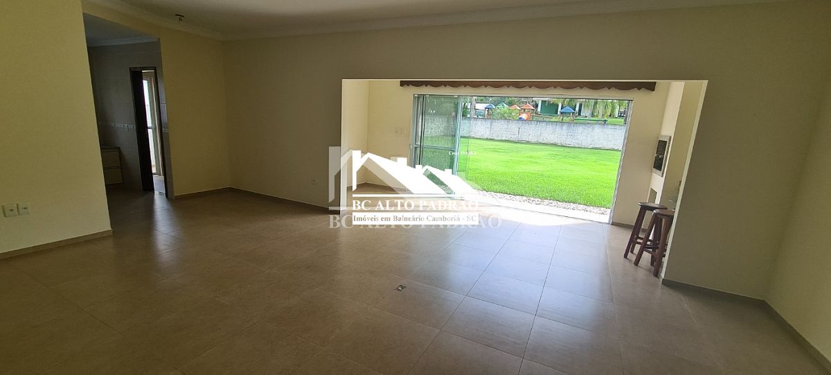 Casa de Condomínio à venda com 4 quartos, 232m² - Foto 4