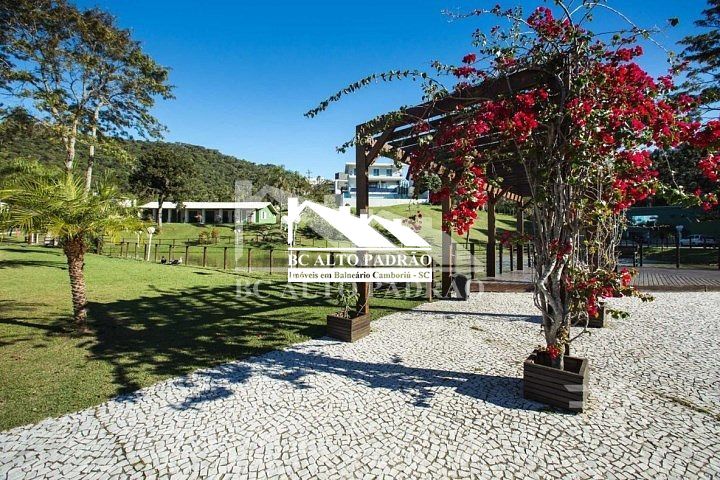 Casa de Condomínio à venda com 4 quartos, 232m² - Foto 32