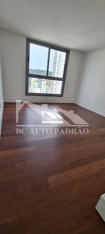 Apartamento à venda com 4 quartos, 264m² - Foto 17