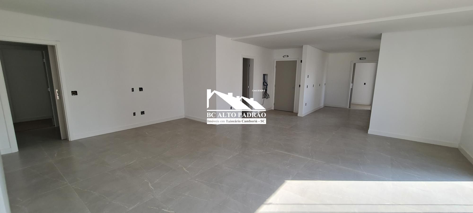 Apartamento à venda com 4 quartos, 221m² - Foto 13