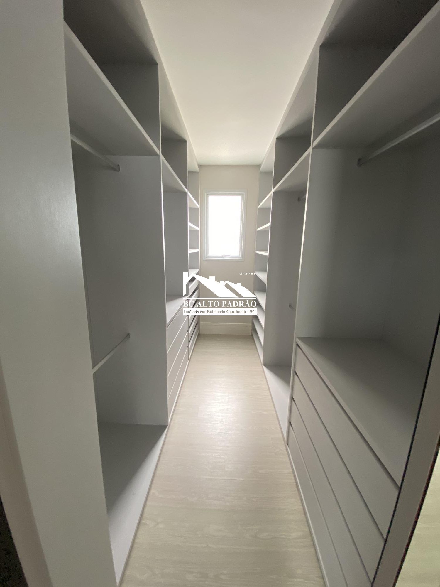 Apartamento à venda com 4 quartos, 237m² - Foto 24