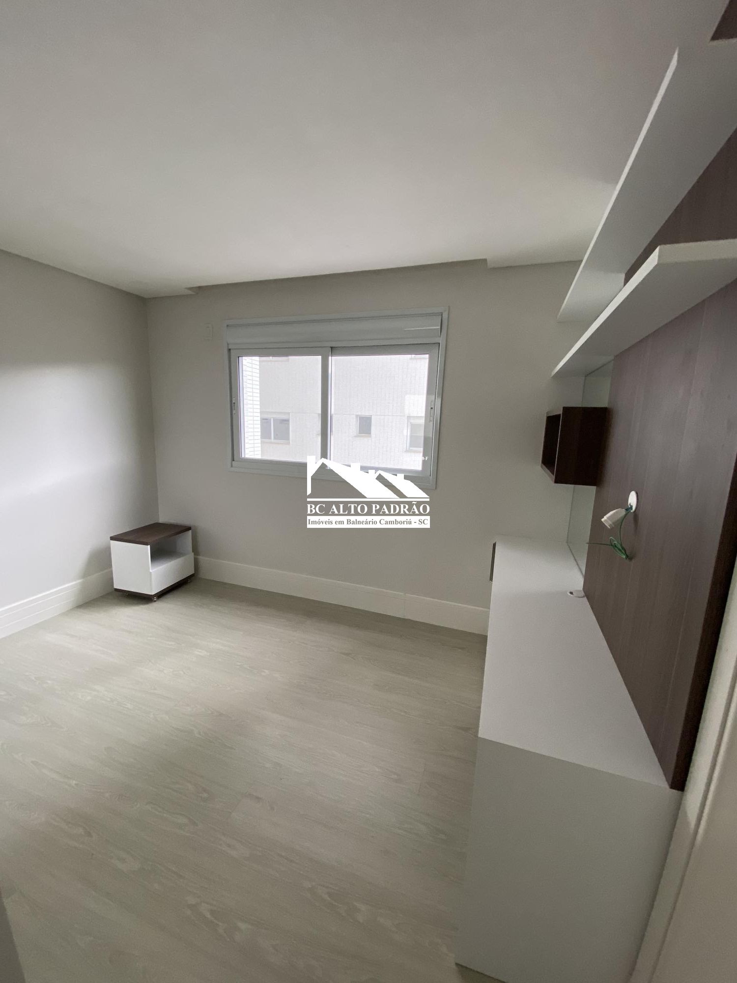 Apartamento à venda com 4 quartos, 237m² - Foto 22