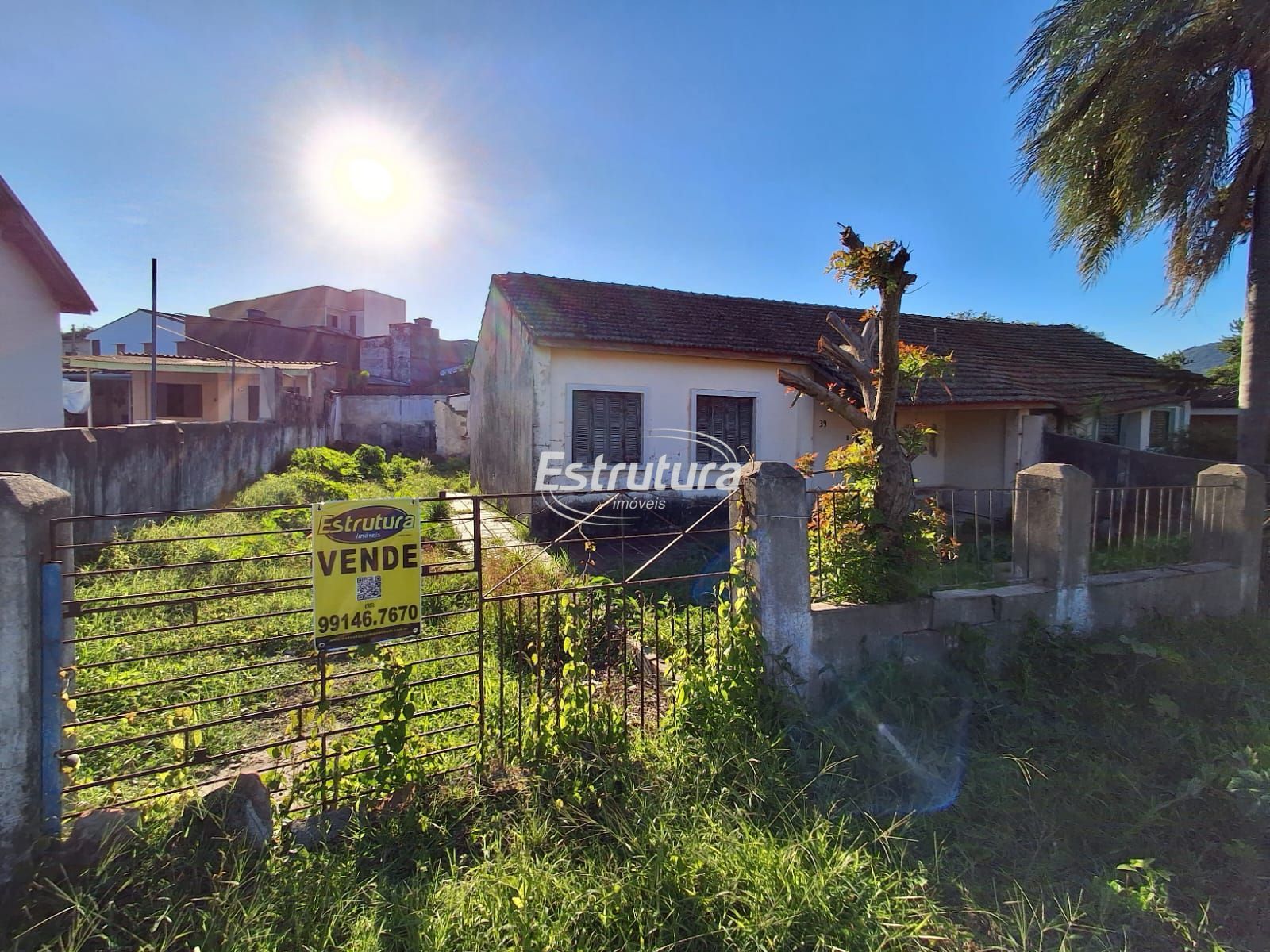 BARBADA! Casa para reformar no Bairro Carolina