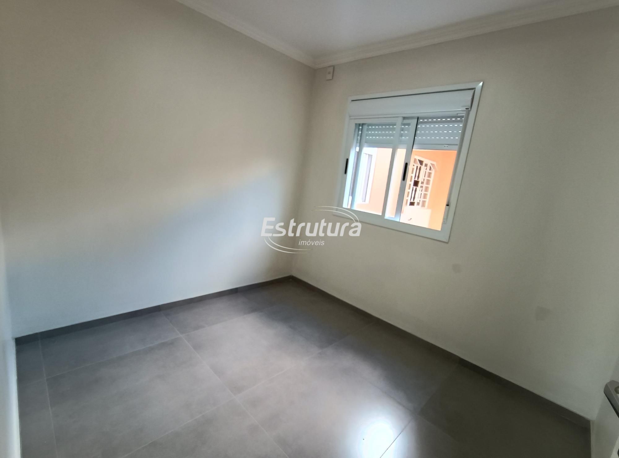 Belíssima casa toda reformada na Tancredo Neves com 4 dormitórios