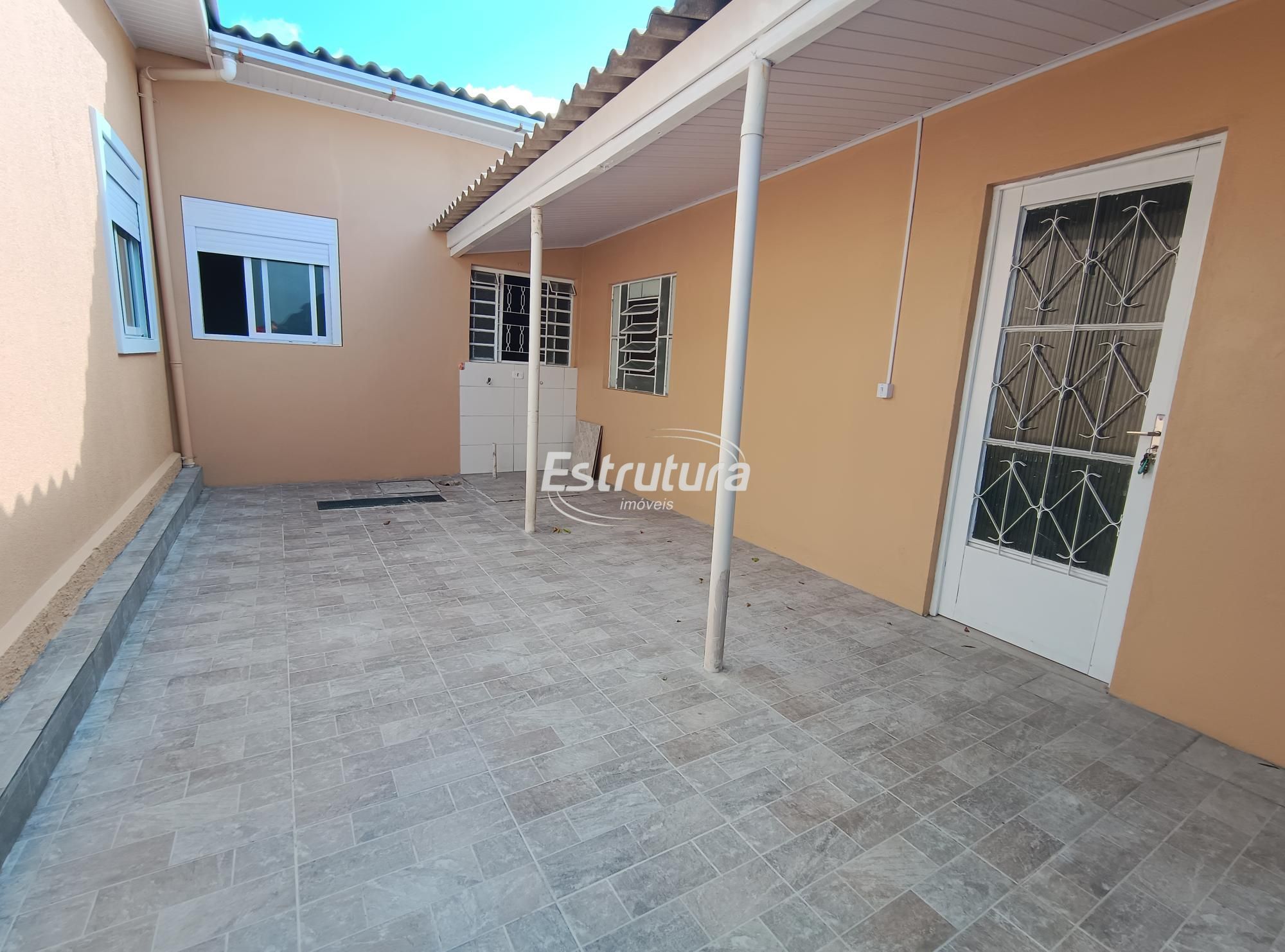 Belíssima casa toda reformada na Tancredo Neves com 4 dormitórios