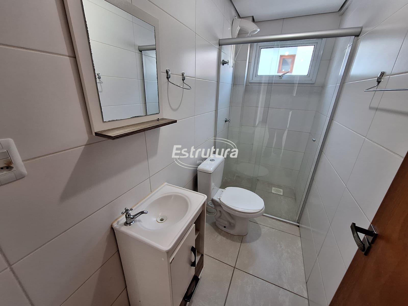 Apartamento com garagem em Camobi