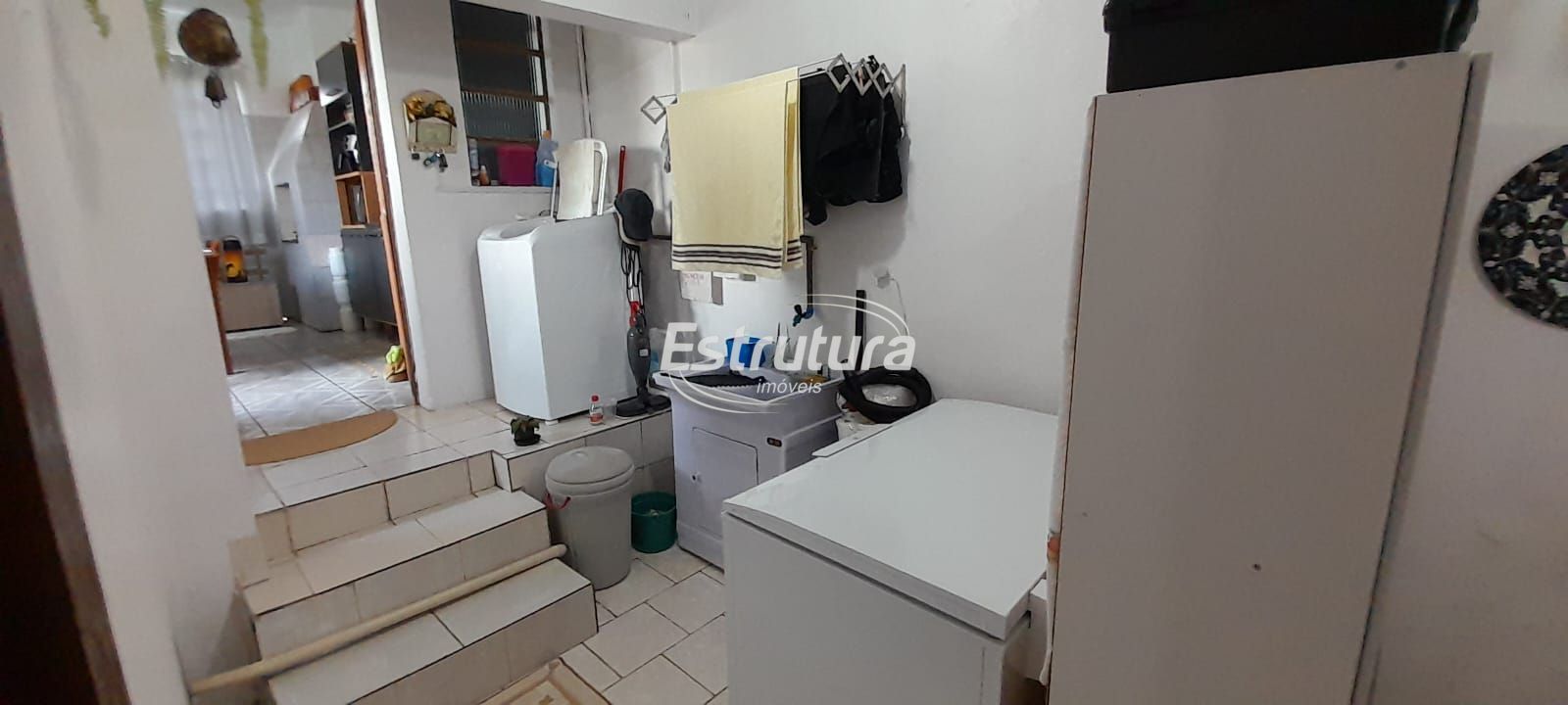 Vende-se Belíssima Casa no Bairro Jucelino Kubitschek com 3 dormitórios