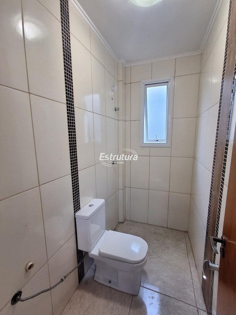 Apartamento de 2 Dormitórios com Churrasqueira, Dependência e Vaga de Garagem
