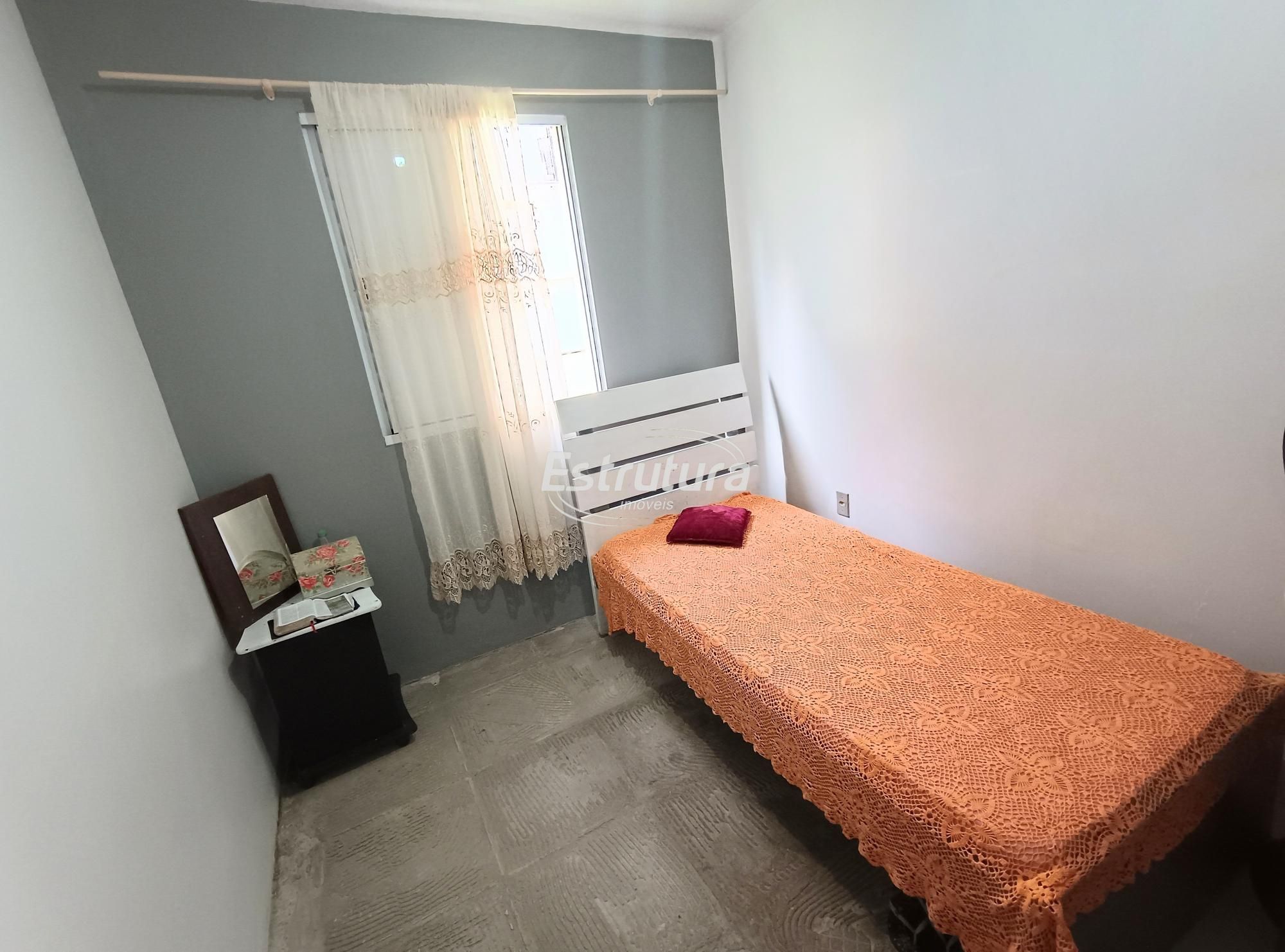 Apartamento a venda com dois dormitórios em condomínio fecha
