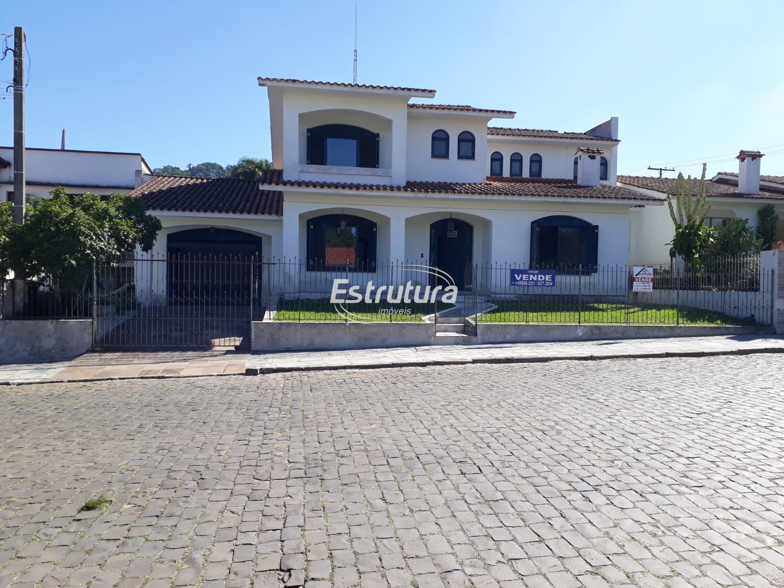 Casa  venda  no Centro - Faxinal do Soturno, RS. Imveis