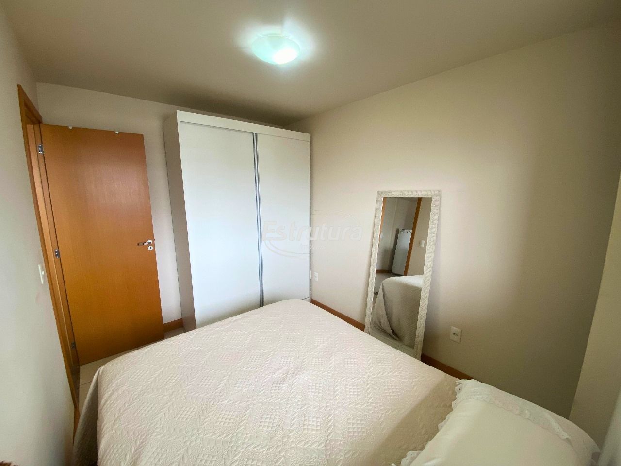 Apartamento totalmente mobiliado no centro de Santa Maria.