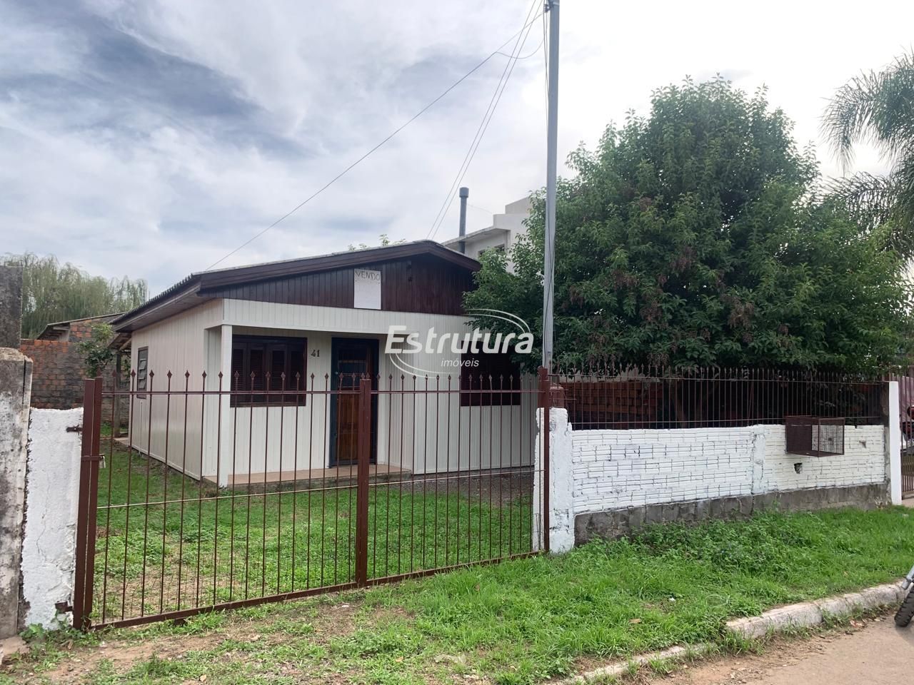 Casa à venda  no Pinheiro Machado - Santa Maria, RS. Imóveis