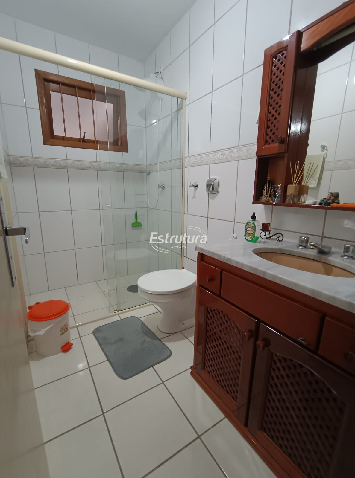 Belissima casa Na Tancredo Neves com 3 dormitórios e Financiável