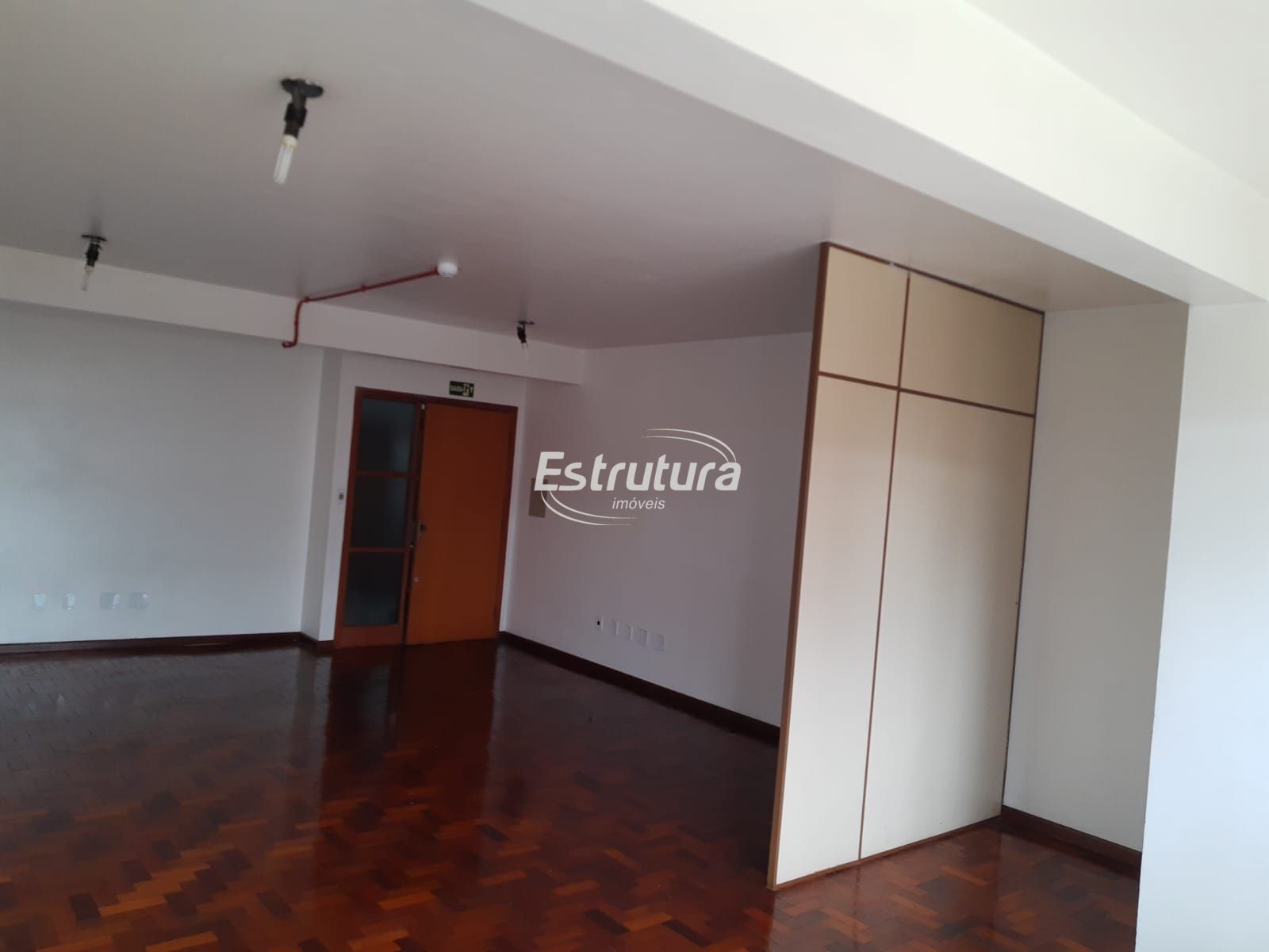 Sala comercial à venda  no Centro - Santa Maria, RS. Imóveis
