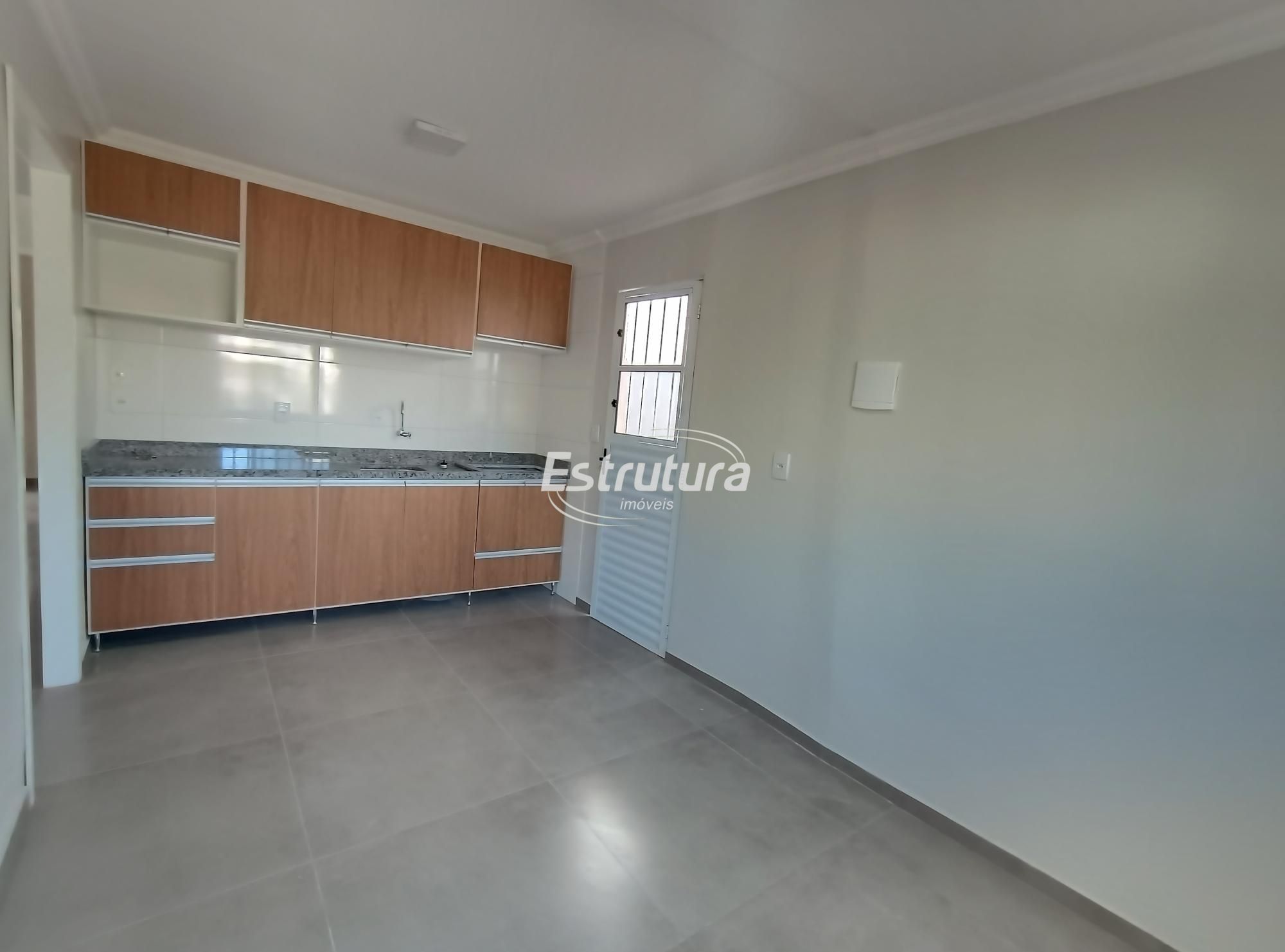 Belíssima casa toda reformada na Tancredo Neves com 4 dormitórios