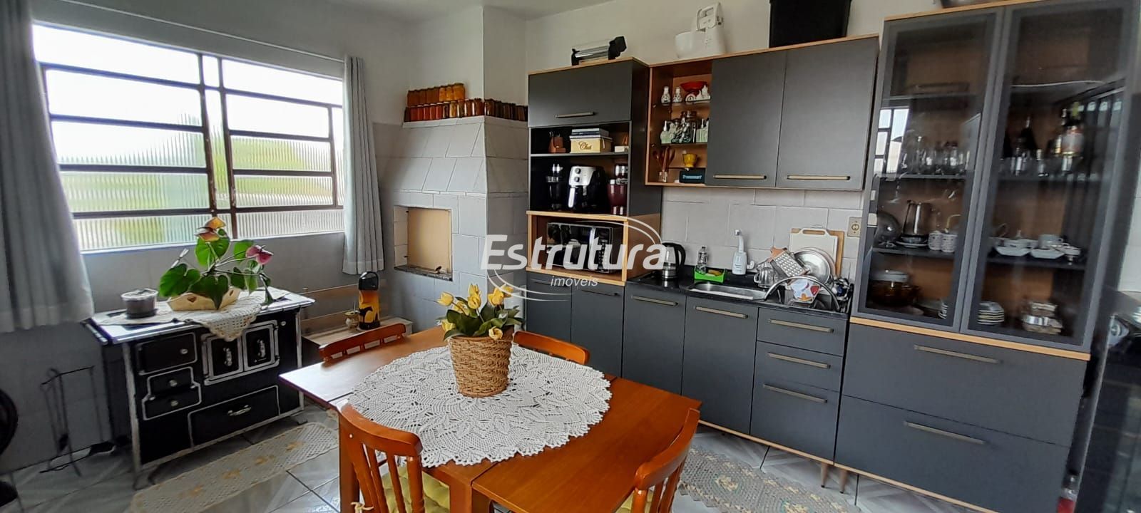 Vende-se Belíssima Casa no Bairro Jucelino Kubitschek com 3 dormitórios