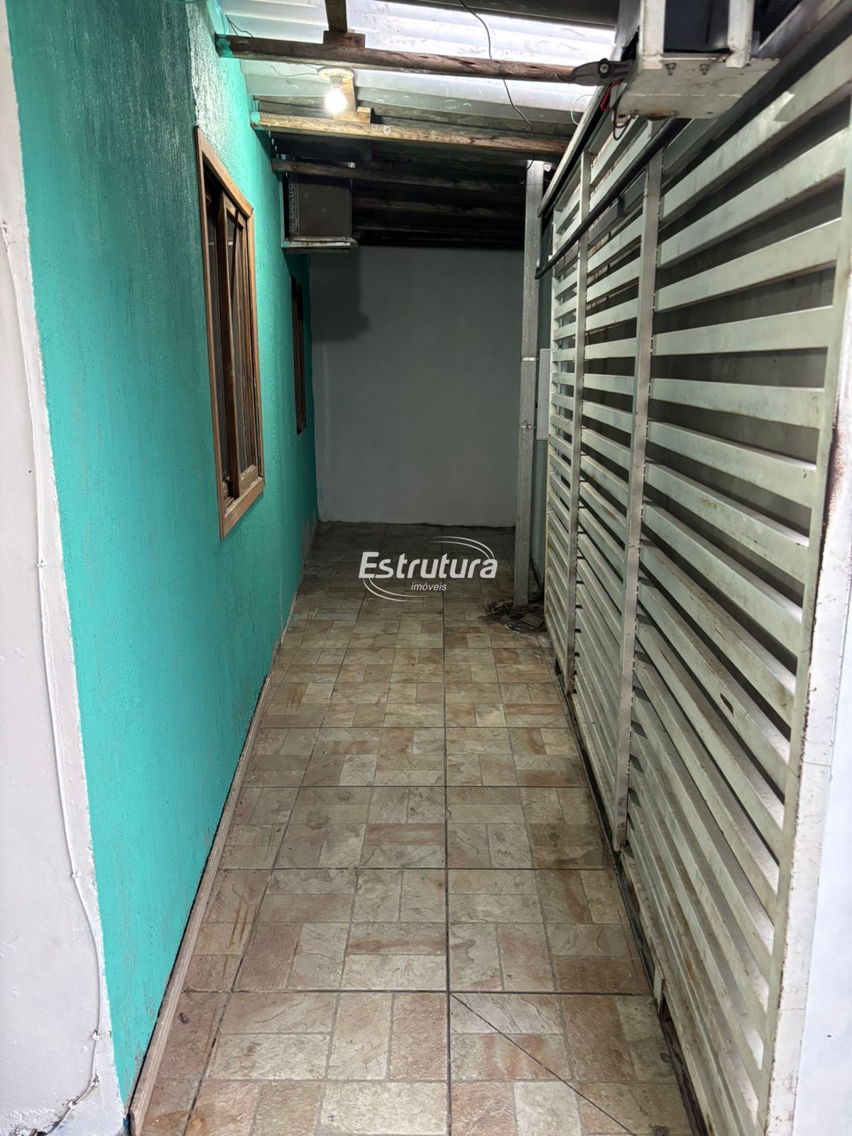 Belíssima casa no centro de Santa Maria com dois dormitórios
