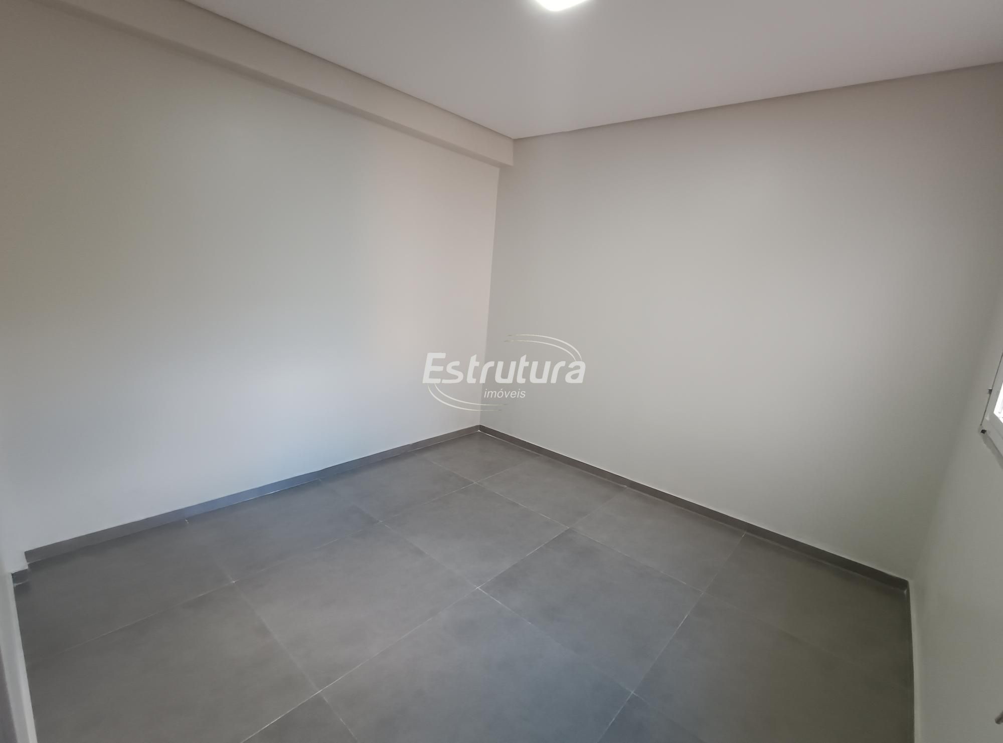 Belíssima casa toda reformada na Tancredo Neves com 4 dormitórios