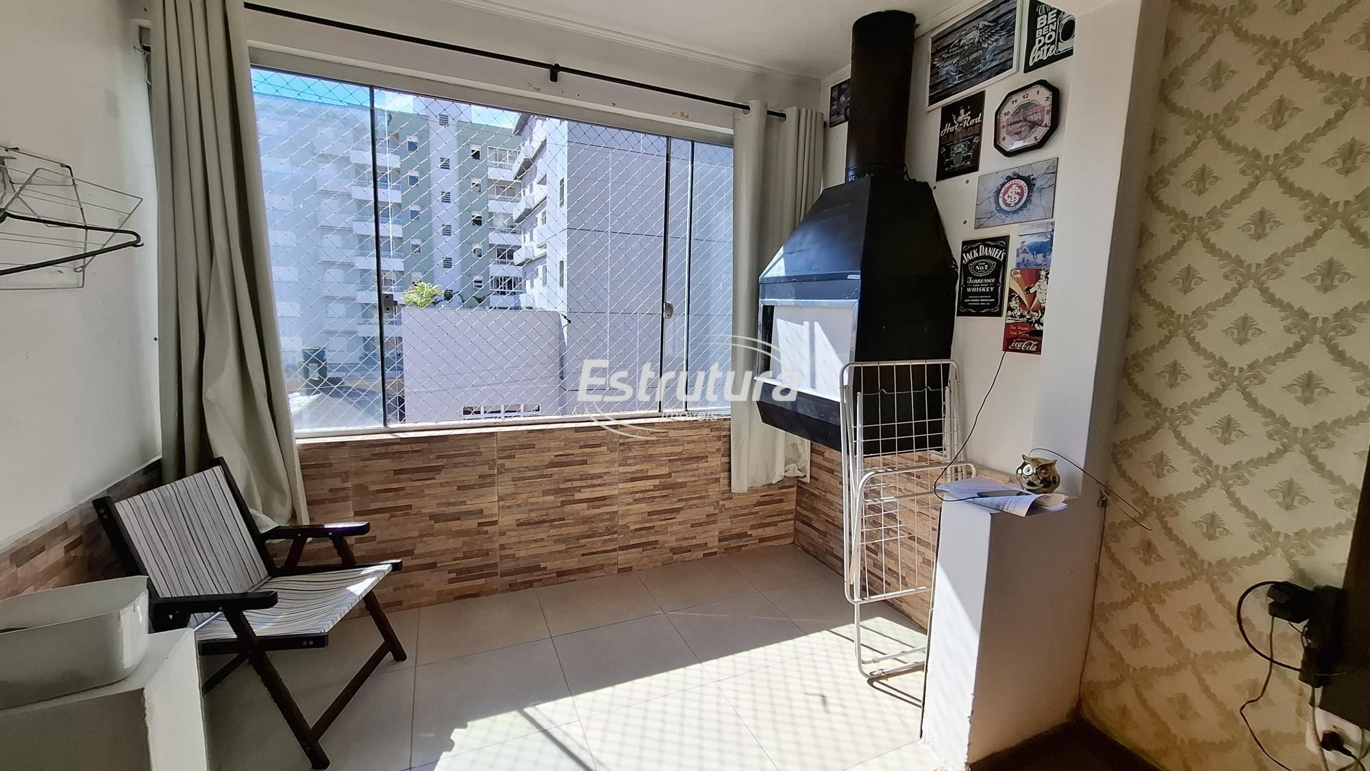 Apartamento 2 Dormitórios com Churrasqueira e Garagem em Santa Maria/RS