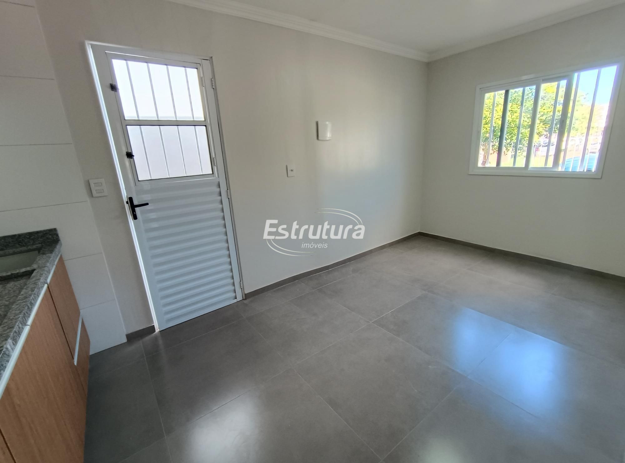 Belíssima casa toda reformada na Tancredo Neves com 4 dormitórios