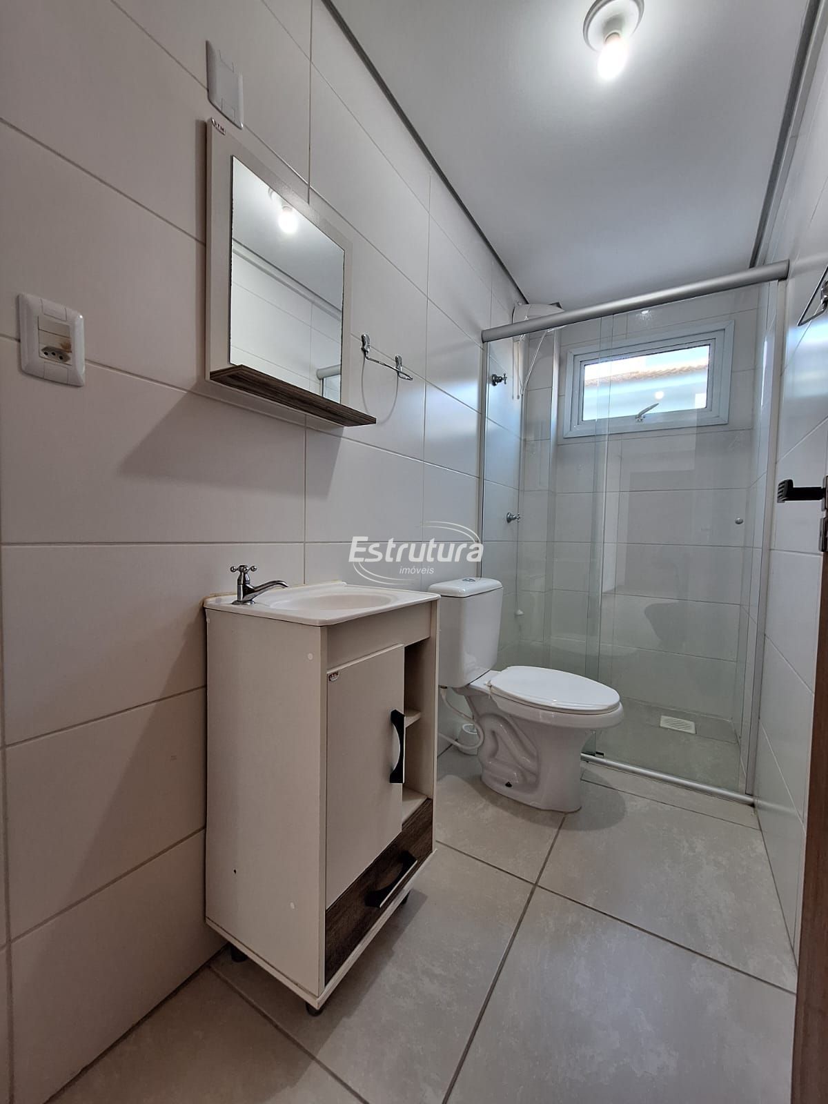 Apartamento com garagem em Camobi