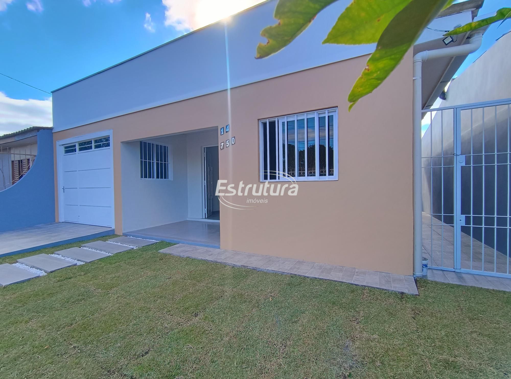Belíssima casa toda reformada na Tancredo Neves com 4 dormitórios