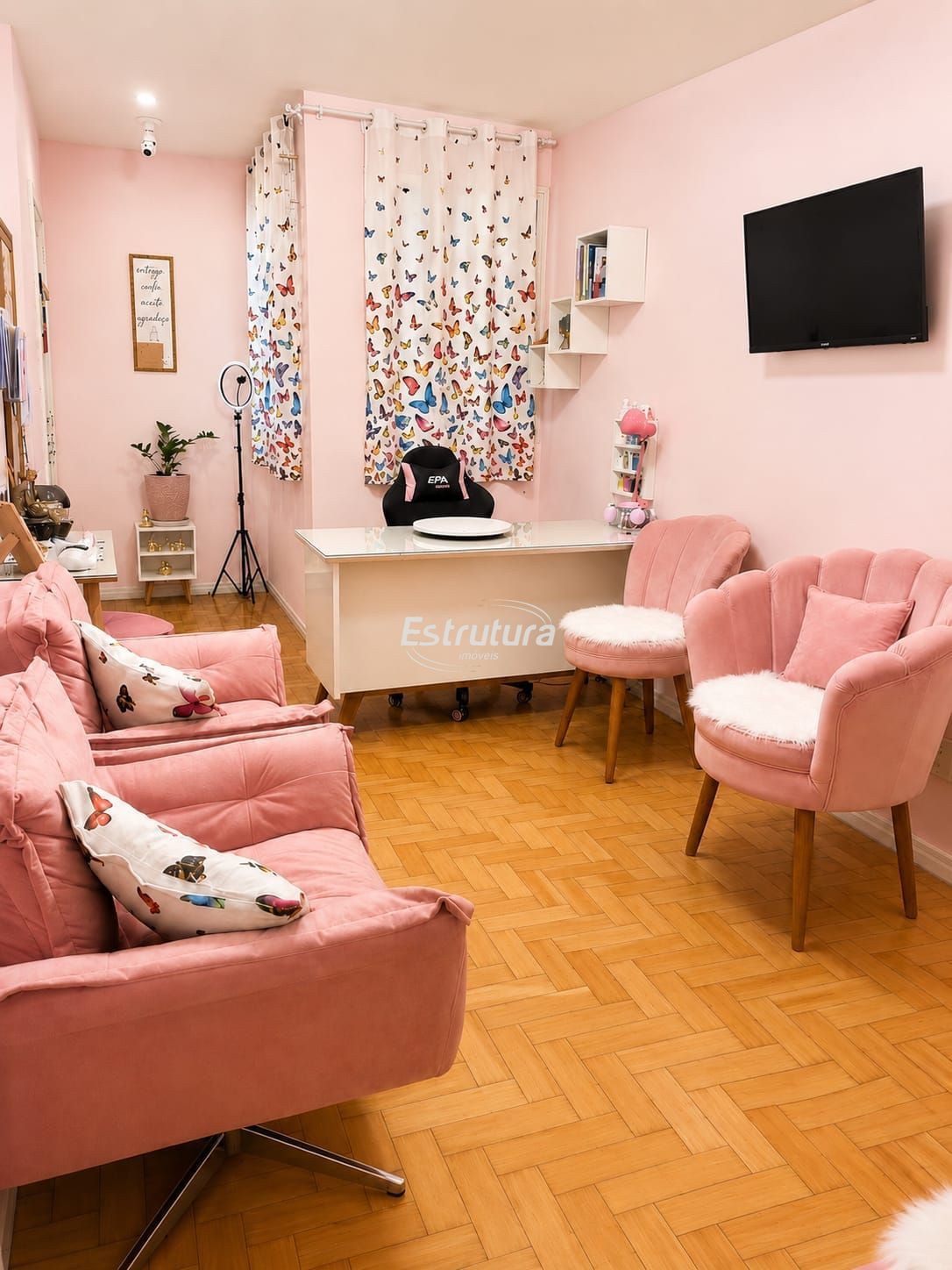 Oportunidade Única com quatro dormitórios podendo separar e fazer dois apartamen