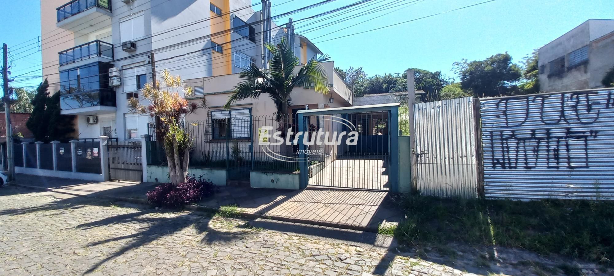 Casa para alugar  no Centro - Santa Maria, RS. Imveis