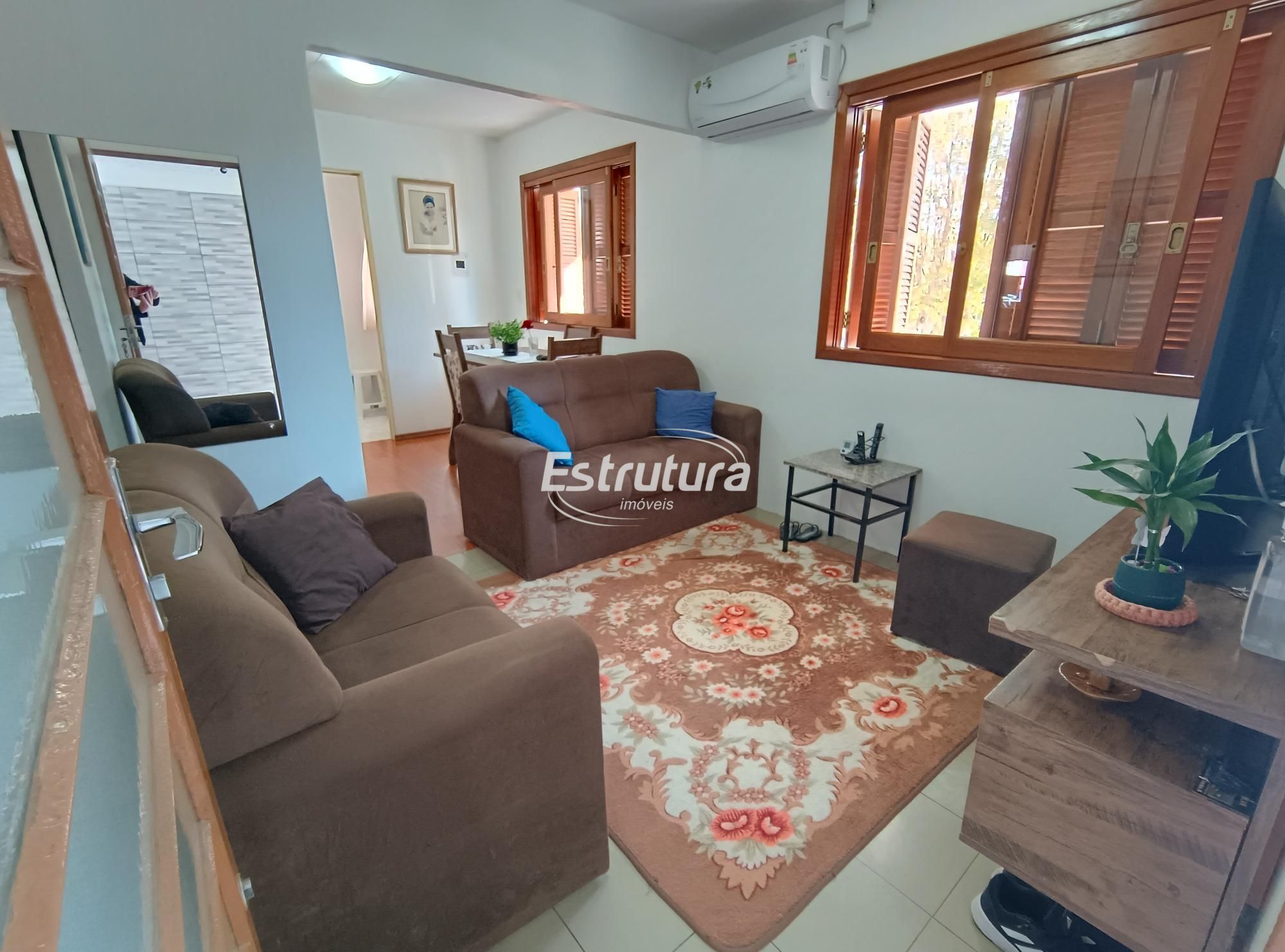 Belissima casa Na Tancredo Neves com 3 dormitórios e Financiável