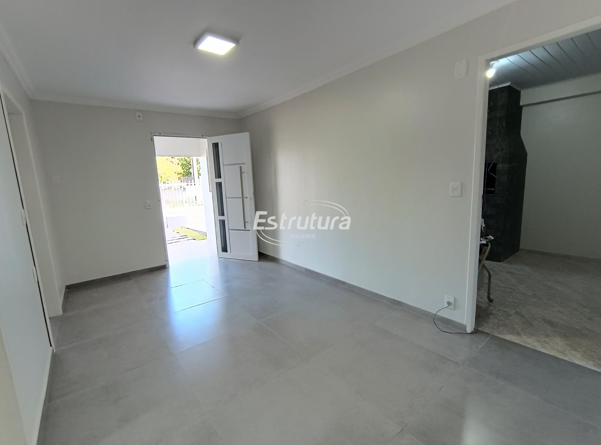 Belíssima casa toda reformada na Tancredo Neves com 4 dormitórios